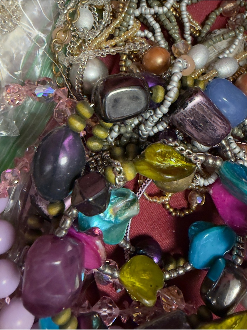 Bulk Costume Jewelry 5 Pound Lot Clean, Wearable, No Junk Or Craft - Picture 8 of 8
